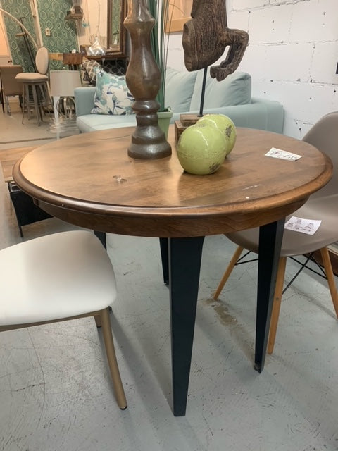 amisco dining table
